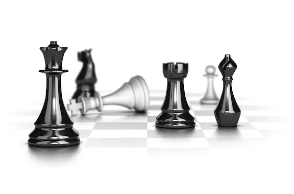 Growth hacking strategy image displaying chess pieces